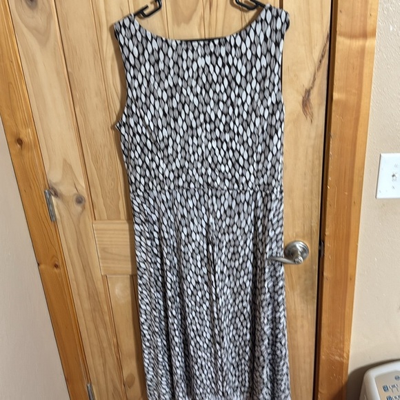 Perceptions Dress - Picture 3 of 4